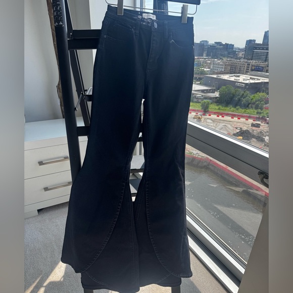 SHYANNE WOMEN'S HIGH RISE SUPER FLARE TULIP JEANS SIZE 27 - Picture 9 of 16